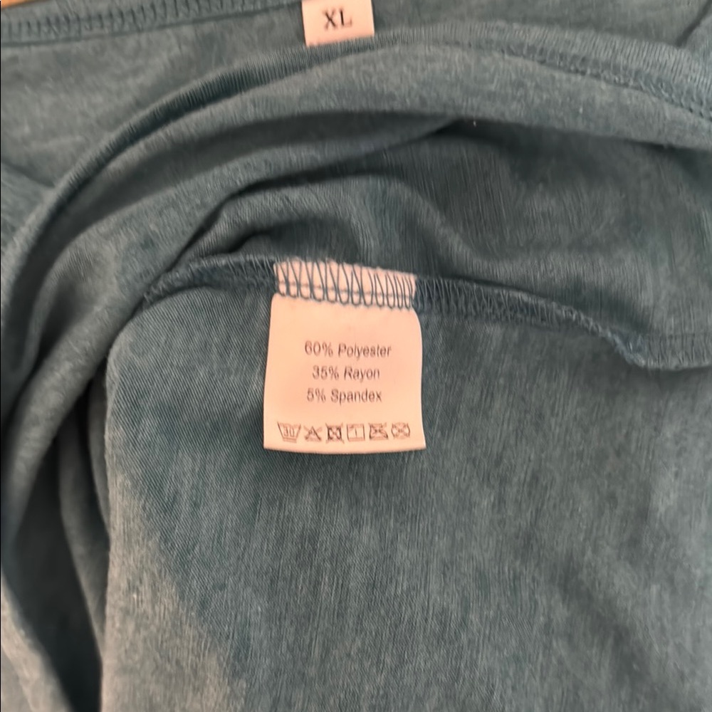 3 Women’s T-Shirts XL - Picture 5 of 9